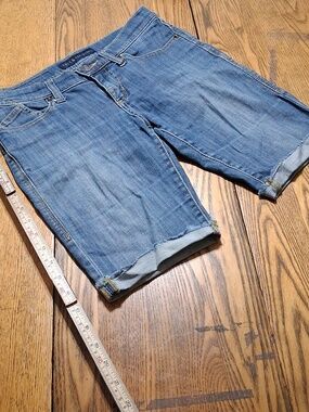 ROCK & REPUBLIC Jean Shorts Womens 2 BLUE Preowned Used Denim Cuffed COACHELLA